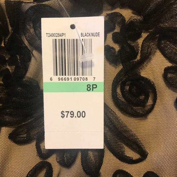 Black Dress - Picture 6 of 7